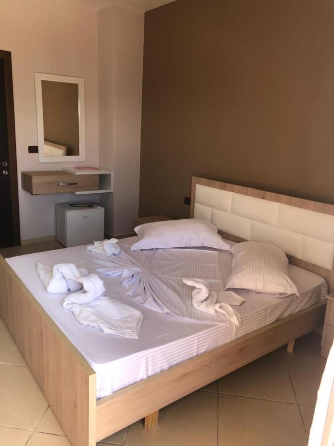Hotel Elita Ксамил Екстериор снимка