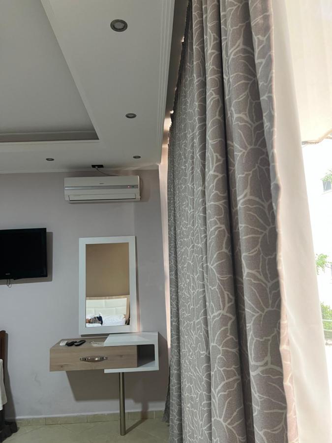 Hotel Elita Ксамил Екстериор снимка