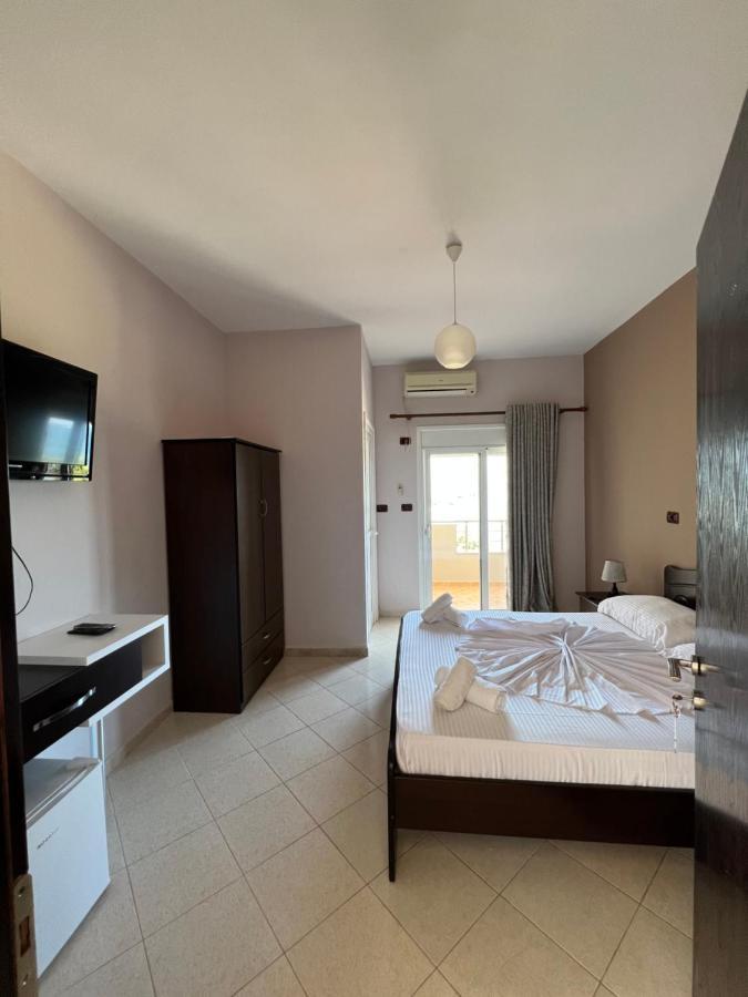 Hotel Elita Ксамил Екстериор снимка